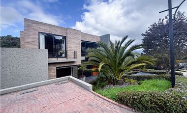 VENDO CASA CON DISEÑO UNICO 4 HABITACIONES LOTE 1.980M2 - YERBABONITA