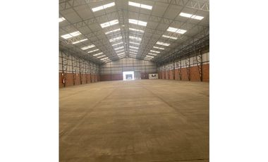 VA A LA COSTA Y PERIMETRAL ALQUILO BODEGA 3684 m2 y patio 800 m2