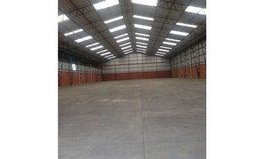 VA A LA COSTA Y PERIMETRAL ALQUILO BODEGA 3684 m2 y patio 800 m2