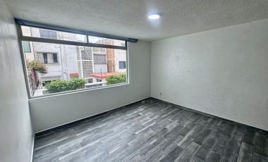 CASA EN VENTA A 5 MIN DE SATÉLITE RECIÉN REMODELADA