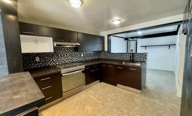 CASA EN VENTA A 5 MIN DE SATÉLITE RECIÉN REMODELADA