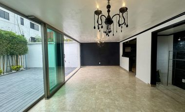 CASA EN VENTA A 5 MIN DE SATÉLITE RECIÉN REMODELADA