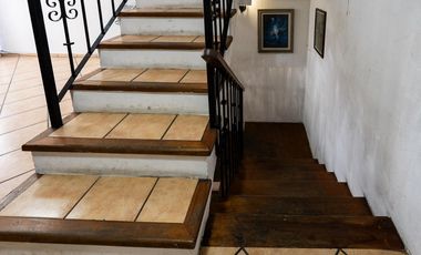 Venta de casa en condominio en Av. Centenario,  con jardín privado