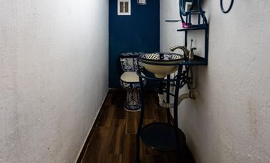 Venta de casa en condominio en Av. Centenario,  con jardín privado