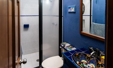 Venta de casa en condominio en Av. Centenario,  con jardín privado