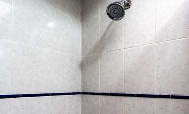 Venta de casa en condominio en Av. Centenario,  con jardín privado