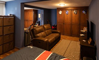 Venta de casa en condominio en Av. Centenario,  con jardín privado