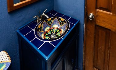 Venta de casa en condominio en Av. Centenario,  con jardín privado