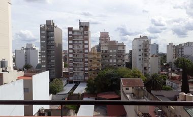 Villa Ballester - Dpto. 3 amb  céntrico - con balcón al frente!