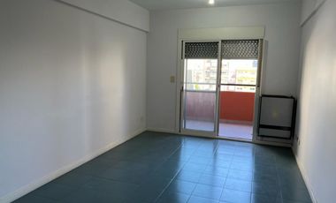 Villa Ballester - Dpto. 3 amb  céntrico - con balcón al frente!