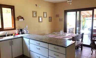 Alquiler Excelente Casa a la LAGUNA en San Benito ENERO TEMPORARIO pileta