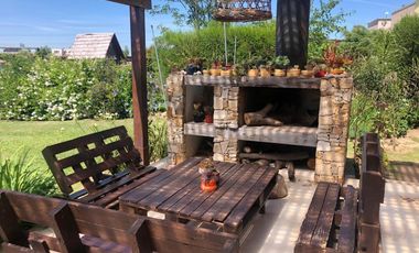 Alquiler Excelente Casa a la LAGUNA en San Benito ENERO TEMPORARIO pileta