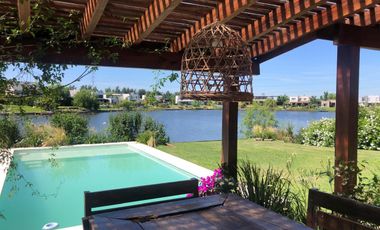 Alquiler Excelente Casa a la LAGUNA en San Benito ENERO TEMPORARIO pileta