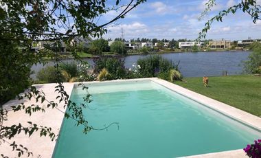 Alquiler Excelente Casa a la LAGUNA en San Benito ENERO TEMPORARIO pileta