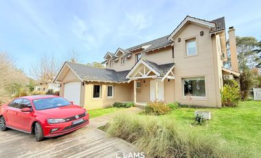 Casa 6 ambientes en Venta - En golf club Tulsa