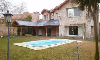 Casa 3 dormitorios - Neuquén Capital - Barrio Residencial Privado