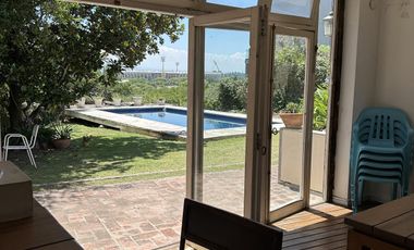 Casa en  Cerro de las Rosas con excelentes vistas al kempes y las cierras