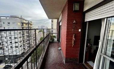 Venta de Departamento 4 ambientes con balcón en Wilde