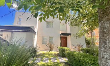 Casa - Abril Club De Campo