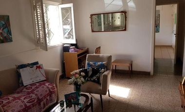 Casa sobre importante lote