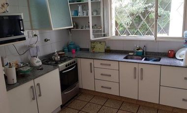 Casa sobre importante lote