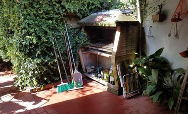 Casa sobre importante lote