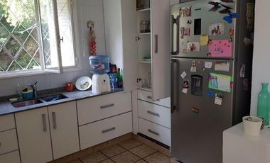 Casa sobre importante lote