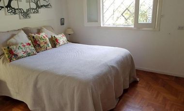 Casa sobre importante lote