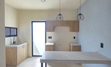 CASA EN VENTA 1 PLANTA, 2 RECÁMARAS, 2 BAÑOS, COCHERA PARA 1 AUTO