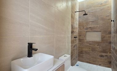 CASA EN VENTA 1 PLANTA, 2 RECÁMARAS, 2 BAÑOS, COCHERA PARA 1 AUTO