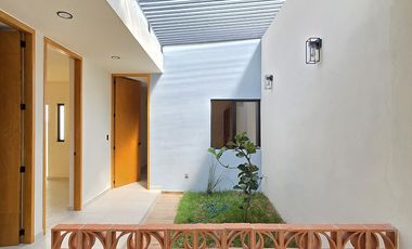 CASA EN VENTA 1 PLANTA, 2 RECÁMARAS, 2 BAÑOS, COCHERA PARA 1 AUTO