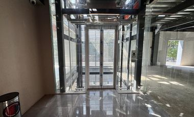 Local Comercial con Vista Exterior en Plaza – Cerca del centro de Coyoacán