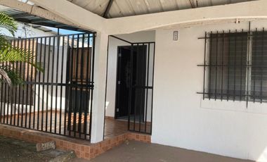 ALQUILO O VENDO  CASA  EN ARRAIJAN CABECERA LA ESTANCIA