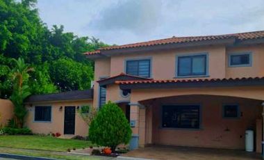 ALQUILER CASA VERSALLES TOTALMENTE AMOBLADA VV