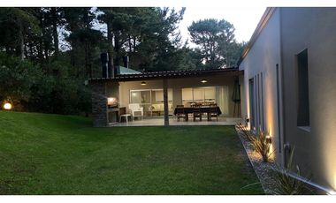 CASA EN VENTA EN COSTA ESMERALDA - DEPORTIVO 515