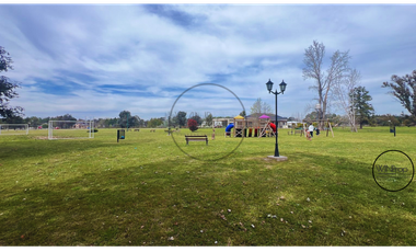 CASA EN VENTA - CLUB CAMPO SAN ROQUE LUJN A ESTRENAR