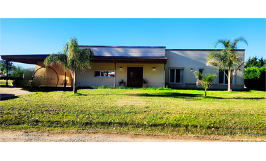 Comarcas de Luján Santa Irene 3 dormitorios y casa de huéspedes