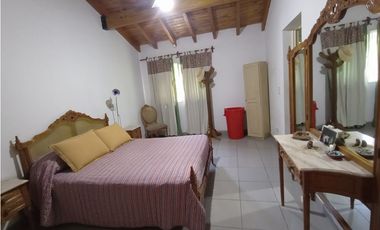 VENTA CASA - CALLE PROFESOR MATHUS 2291 - GUAYMALLÉN - MENDOZA.