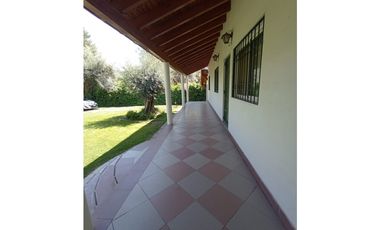 VENTA CASA - CALLE PROFESOR MATHUS 2291 - GUAYMALLÉN - MENDOZA.