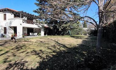 VENTA CASA- CALLE PUEYRREDON- LUJAN - MENDOZA