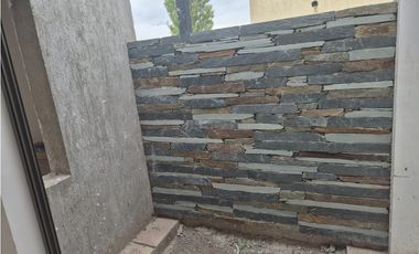 VENTA – CASA EN GARDENS - BARRIO JARDN, MAYOR DRUMMOND, LUJN DE CUYO