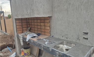 VENTA – CASA EN GARDENS - BARRIO JARDN, MAYOR DRUMMOND, LUJN DE CUYO