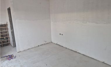 VENTA – CASA EN GARDENS - BARRIO JARDN, MAYOR DRUMMOND, LUJN DE CUYO