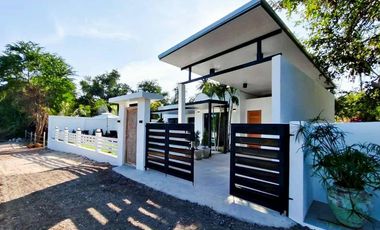 Modern Balinese-style Lakefront Pool Villa near Palm Hills Golf