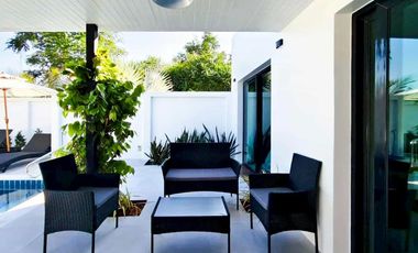 Modern Balinese-style Lakefront Pool Villa near Palm Hills Golf