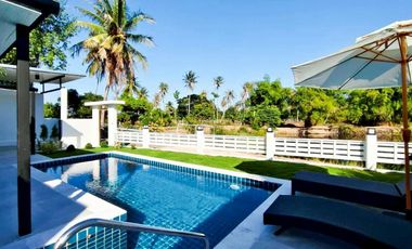 Modern Balinese-style Lakefront Pool Villa near Palm Hills Golf