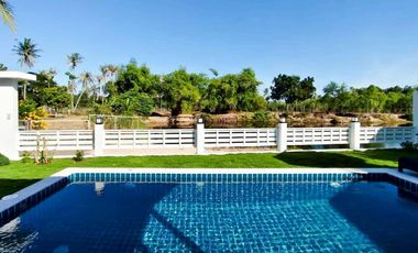 Modern Balinese-style Lakefront Pool Villa near Palm Hills Golf