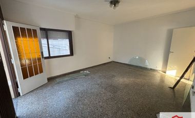 PH en alquiler de 3 dormitorios en Ramos Mejía