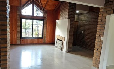 Chalet zona Parque de las Naciones en Oberá