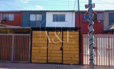 Casa en Arriendo en Avenida Los Silos con Estero Seco